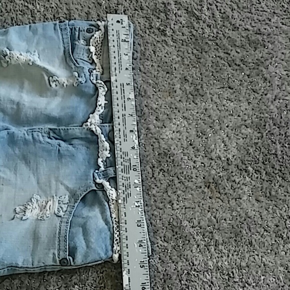 No boundaries Distress Denim Shorts - Picture 8 of 8